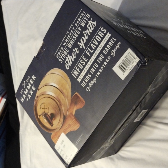 Hammer + Axe Dining Hammer Axe Whiskey Barrel 3l Beverage Dispenser